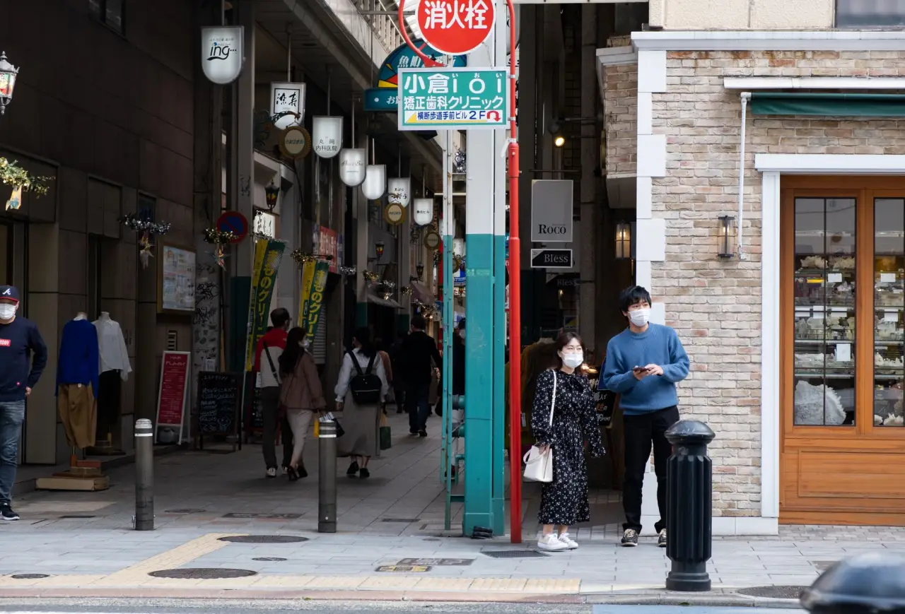 连锁门店扩张策略对比：直营、加盟与合伙模式的适用场景分析