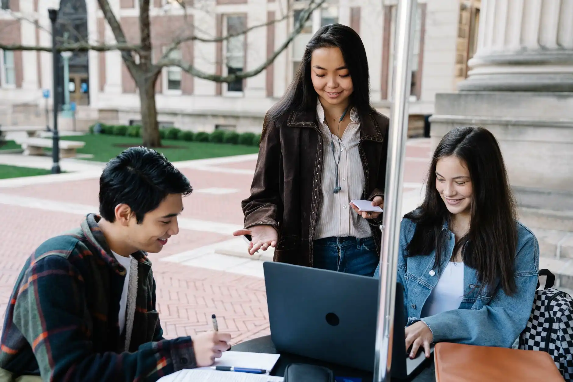 餐饮品牌策划与连锁孵化：从单店盈利模型到可复制体系搭建
