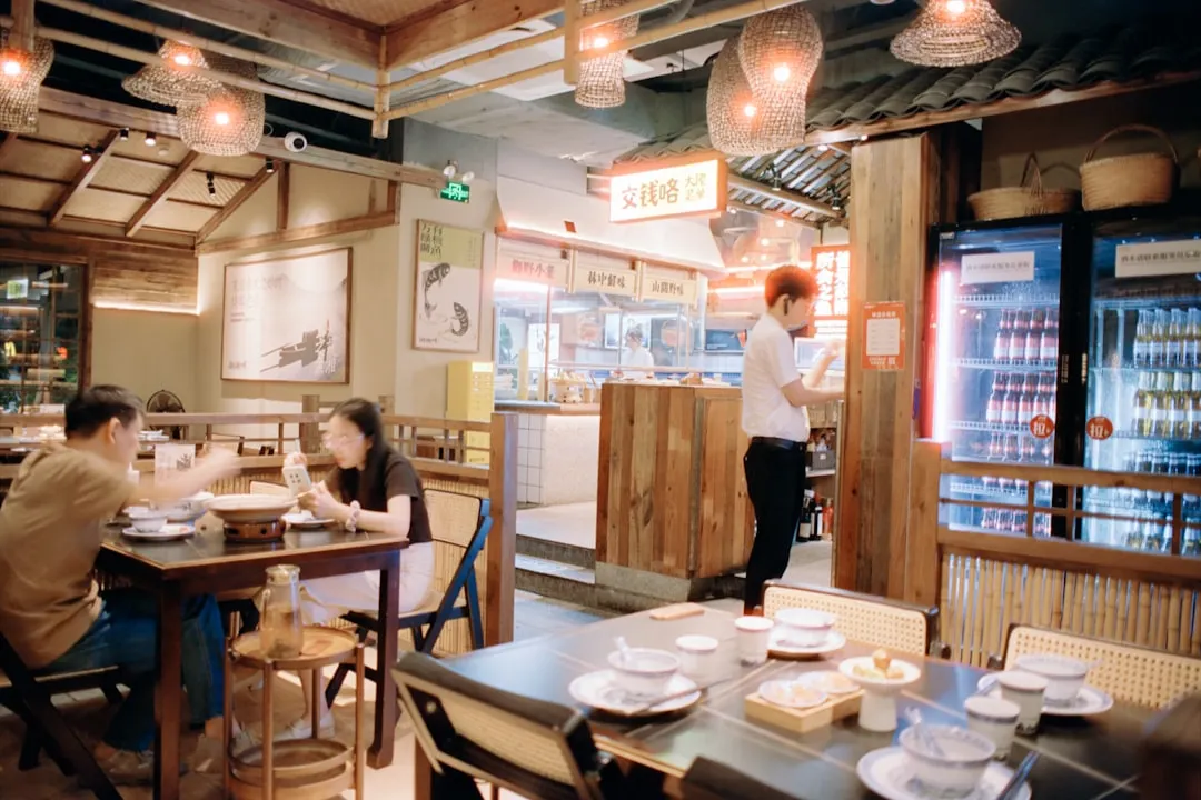 2024年餐饮品牌策划全流程指南：从定位到连锁孵化落地要点