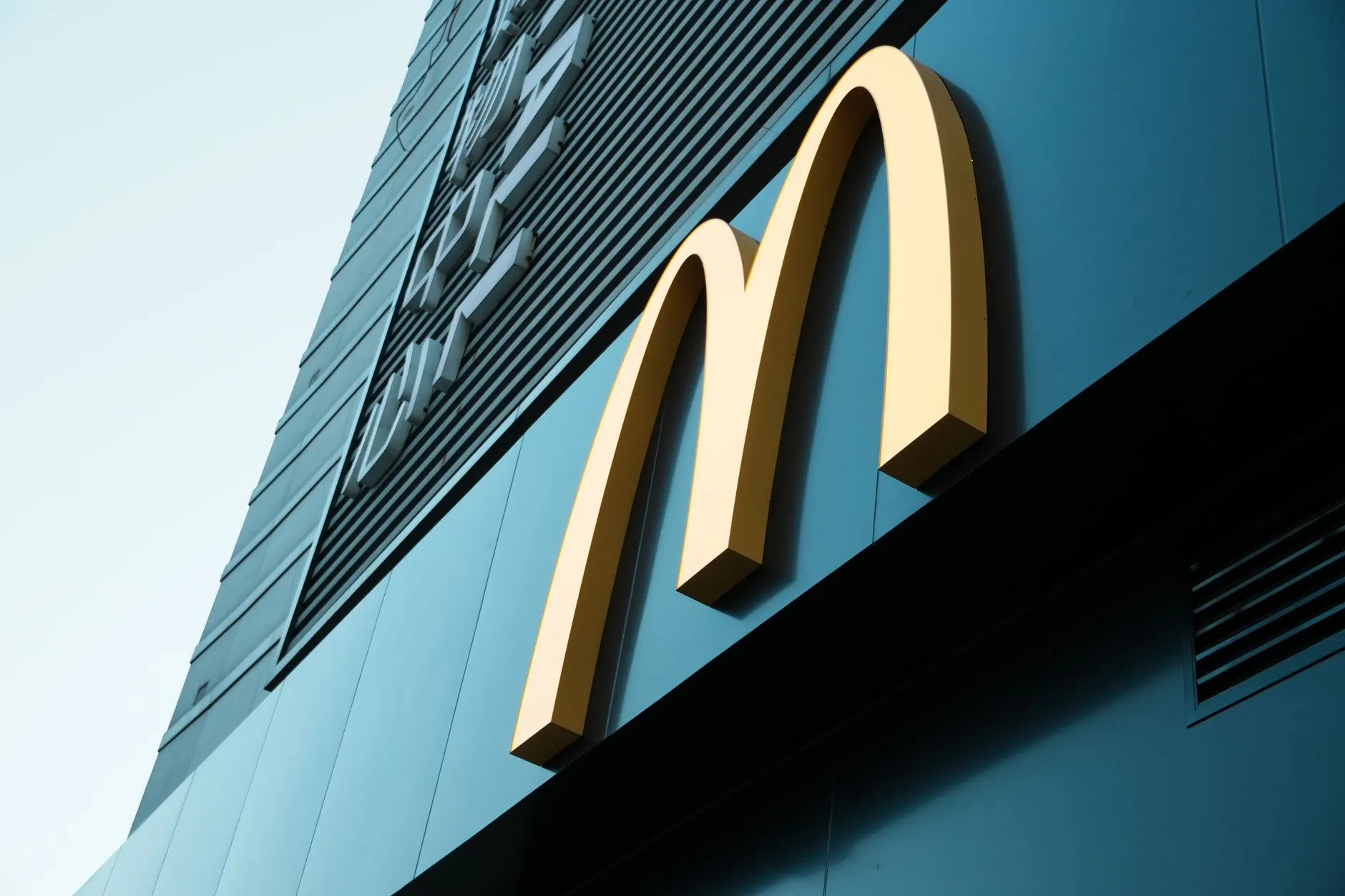 2025年餐饮连锁化率持续攀升，品牌策划如何驱动门店扩张新路径正文配图 1